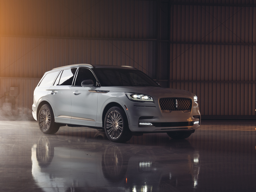 Большой Lincoln Aviator Shinola Concept 2022