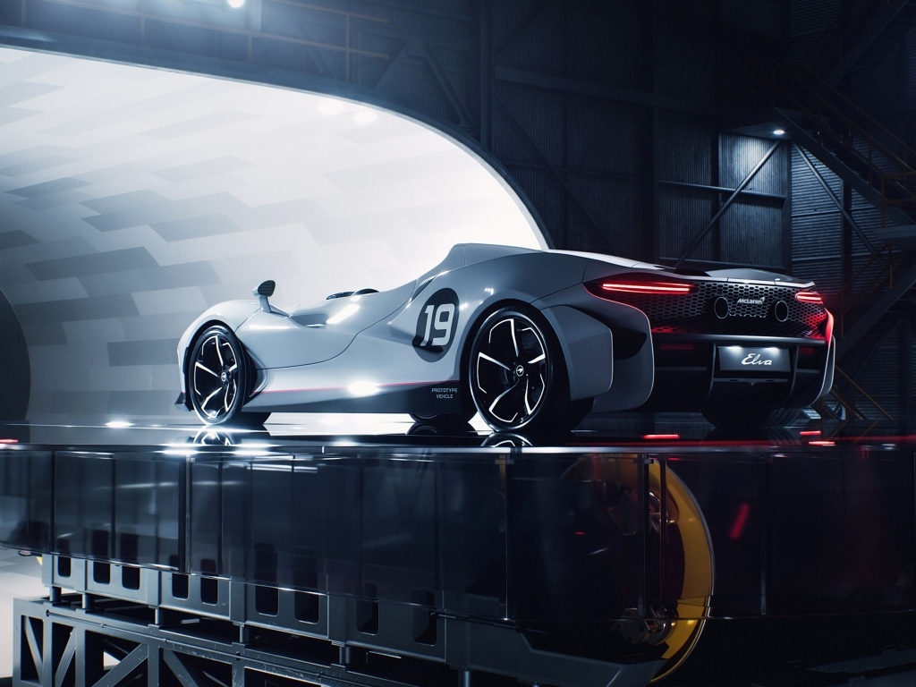 Гоночный автомобиль McLaren Elva