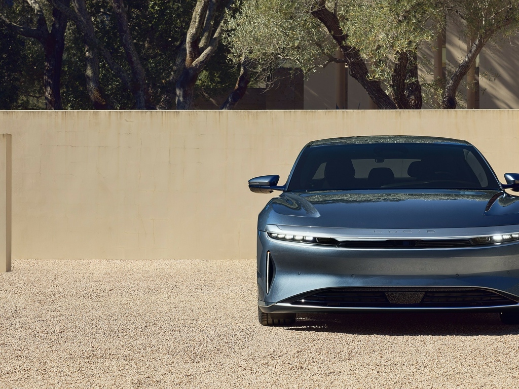 Автомобиль седан Lucid Air Pure 2023 года
