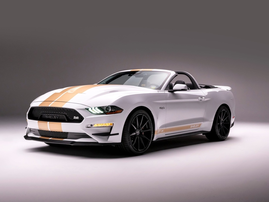 Кабриолет Shelby GT-H Convertible на сером фоне