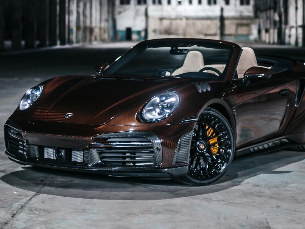 Коричневый кабриолет Porsche 911 Turbo S Stinger GTR