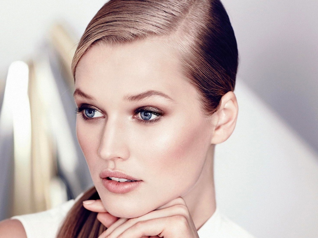 Голубоглазая модель Тони Гаррн