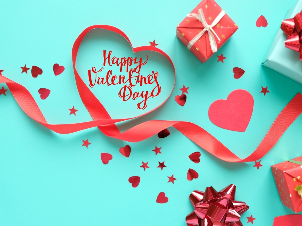 Подарки на день Святого Валентина на голубом фоне