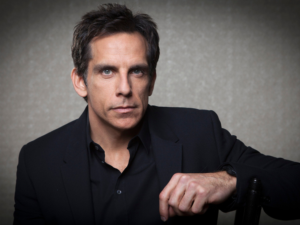 Актер Бен Стиллер на сером фоне