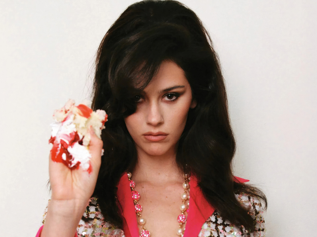 Молодая американская певица Грэйси Абрамс