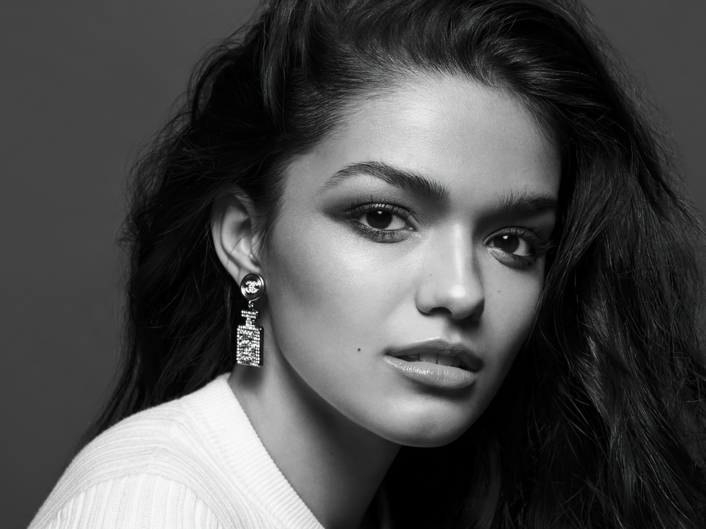 Актриса Рейчел Зеглер лицо крупным планом