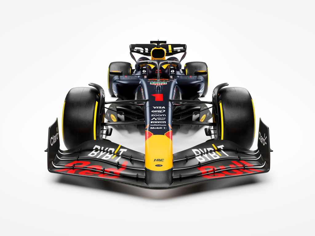 Гоночный автомобиль Red Bull RB20 2024 года вид спереди