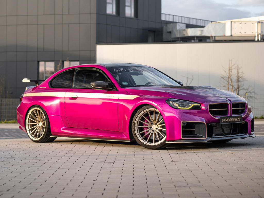 Розовый автомобиль Manhart MH2 GTR II 2024  года