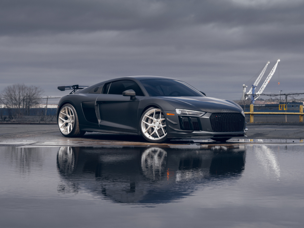 Автомобиль Audi R8 Velgen Wheels у воды