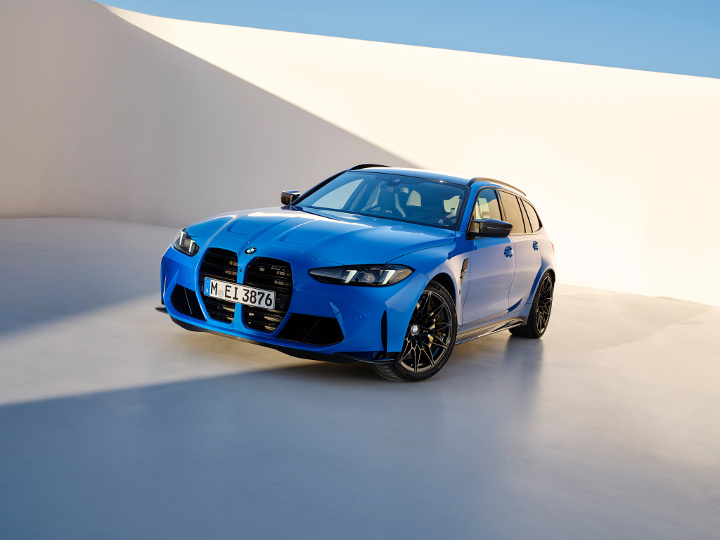 Синий BMW M3 Competition Touring M XDrive 2024 года