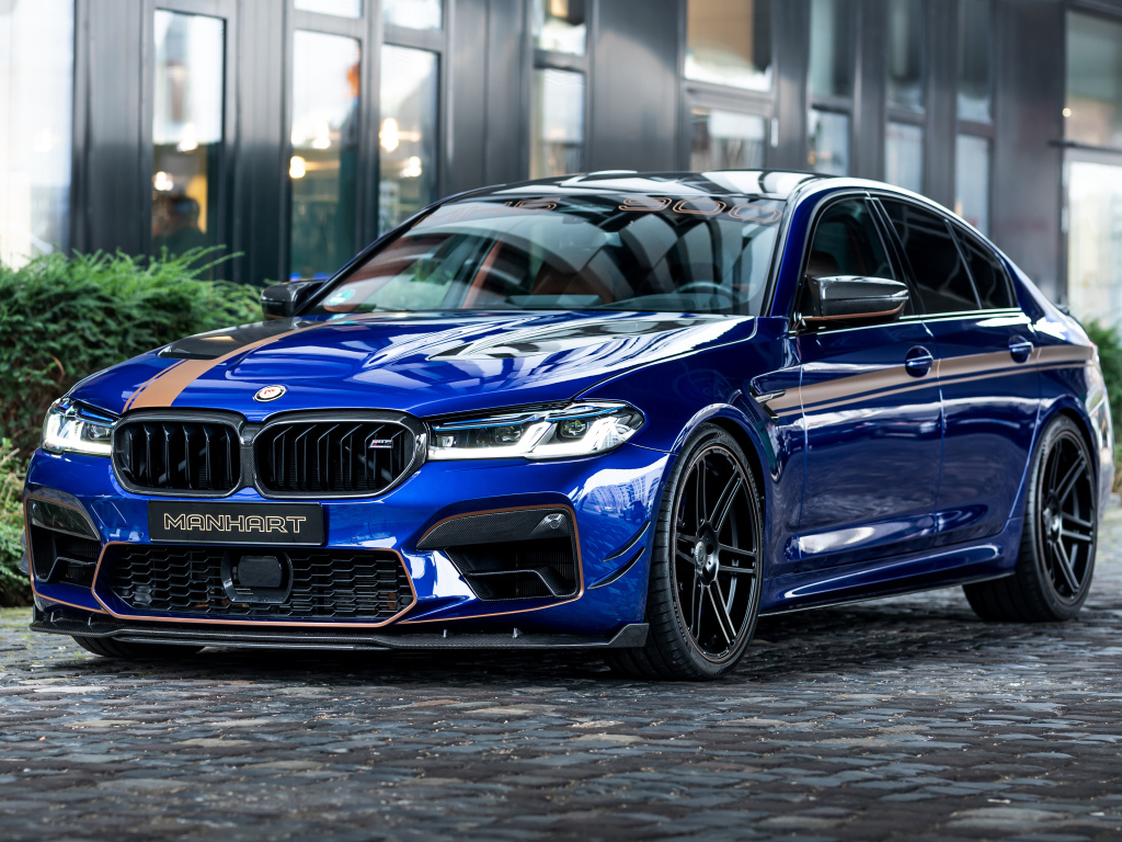 Синий автомобиль BMW M5 Manhart MH5 900 Limited
