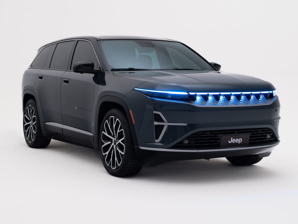 Автомобиль Jeep Wagoneer S Launch Edition 2024 года