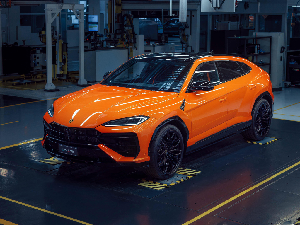 Презентация внедорожника  Lamborghini Urus SE Plug-In Hybrid