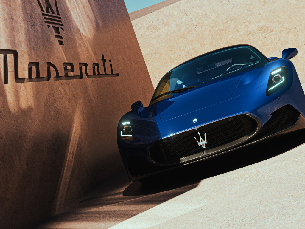 Дорогой автомобиль Maserati MC20