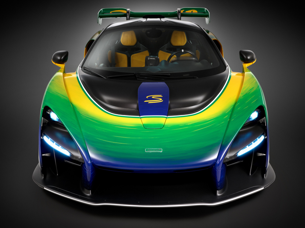 Вид спереди на автомобиль McLaren Senna Sempre 2024  года