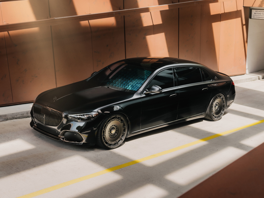 Черный Mercedes-Benz Maybach S Class S680  вид сверху
