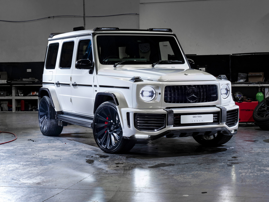 Белый внедорожник Urban Automotive Mercedes-AMG G 63