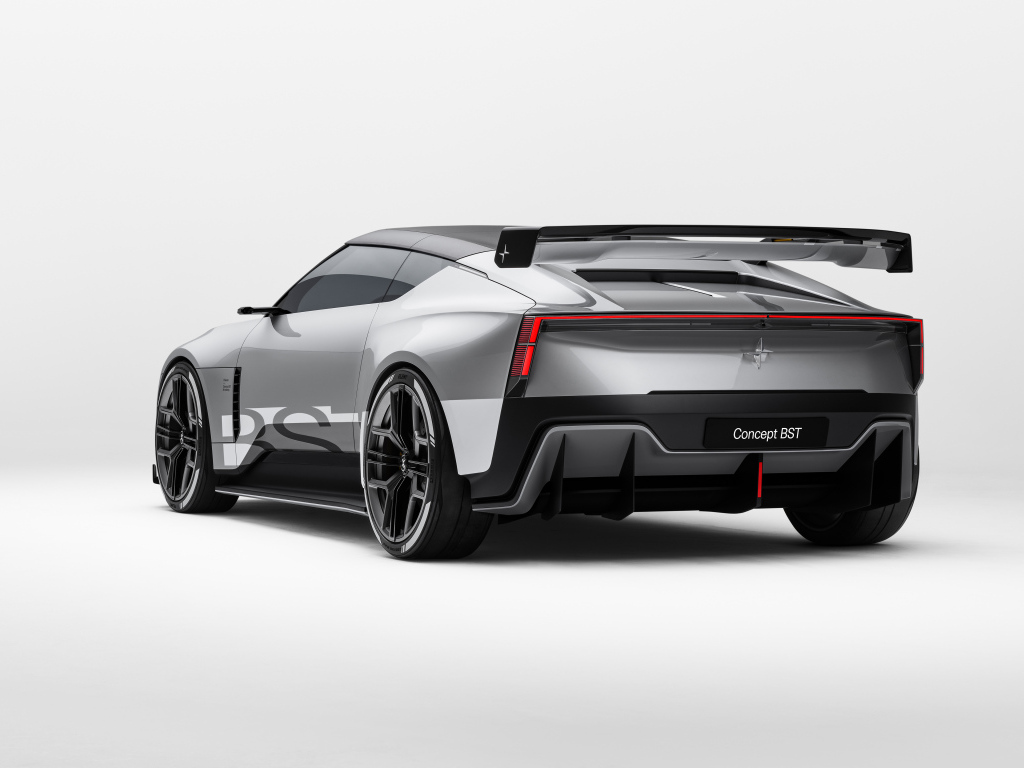 Вид сзади на автомобиль Polestar Concept BST 2024 года