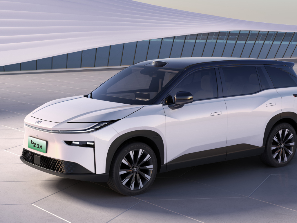 Внедорожник Toyota BZ3X 2024 года