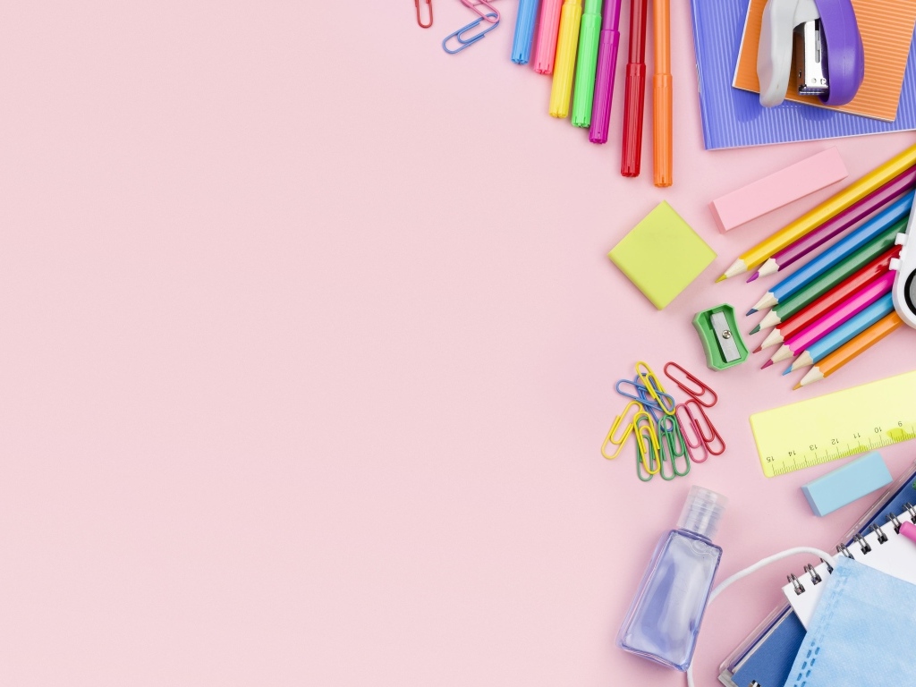 Предметы для рисования на голубом фоне