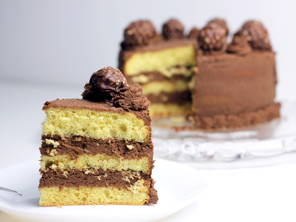 Вкусный шоколадный крем в торте