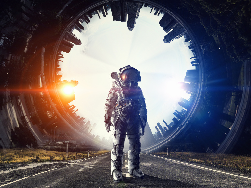 Мужчина астронавт с космическим кораблем на дороге