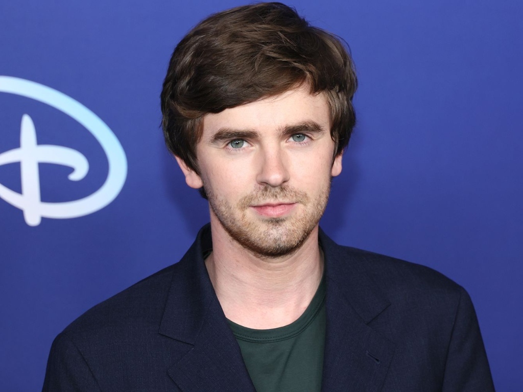 Популярный молодой актер Фредди Хаймор