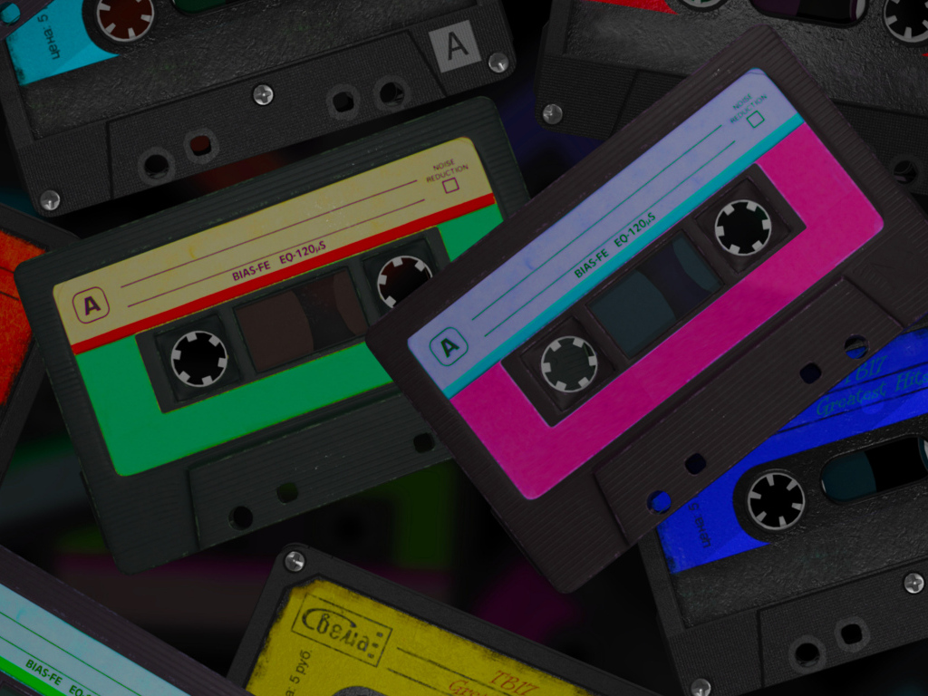 Старые разноцветные магнитофонные кассеты