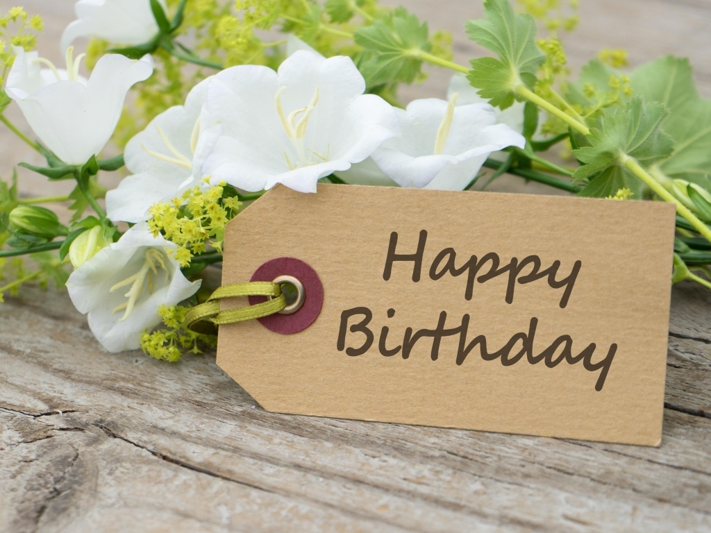 Букет белых цветов на день рождения