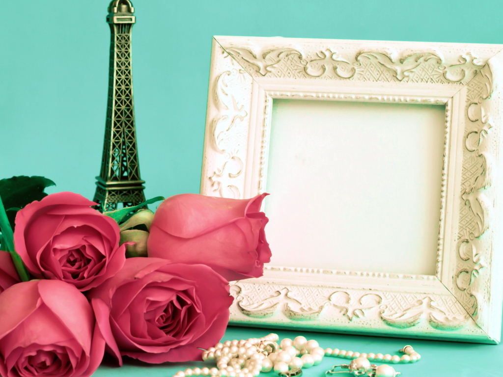 Рамка для фото с букетом роз и Эйфелевой башней