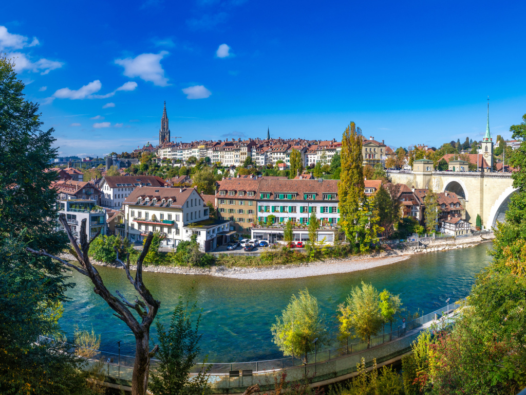 Вид реку и дома города Берн, Швейцария