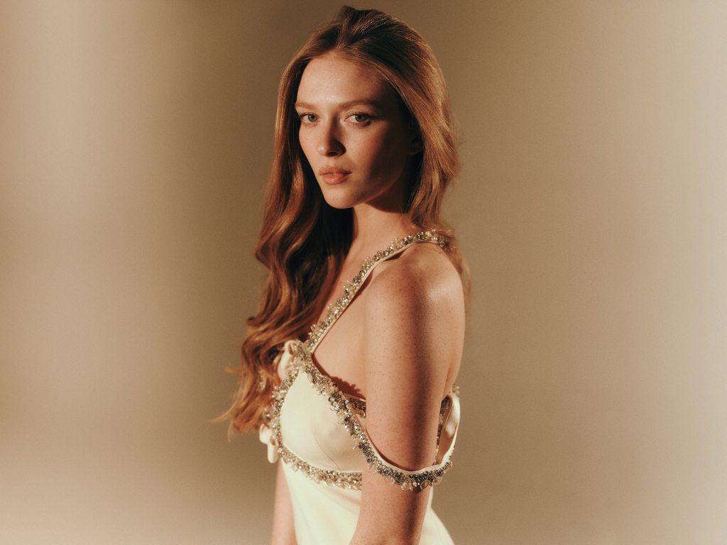 Американская рыжеволосая актриса Ларсен Томпсон