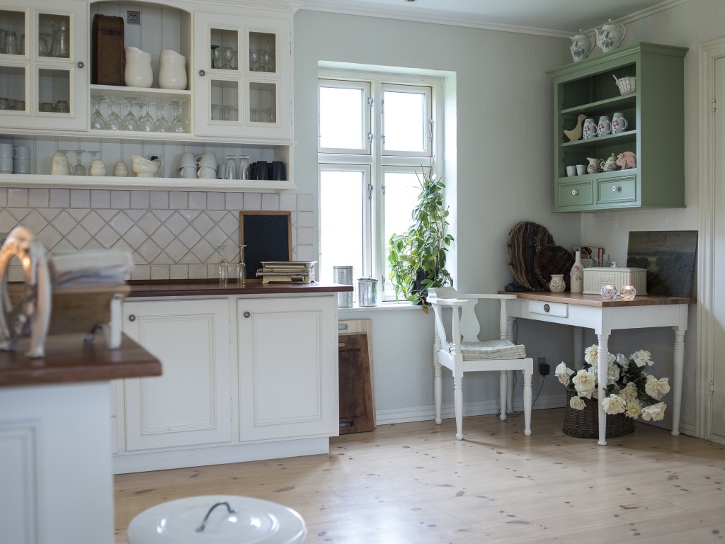 White kitchen set in the room