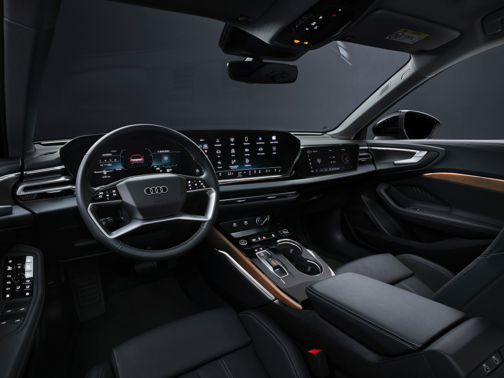 Черный кожаный салон автомобиля Audi A5 Avant TFSI quattro S line 2024 года