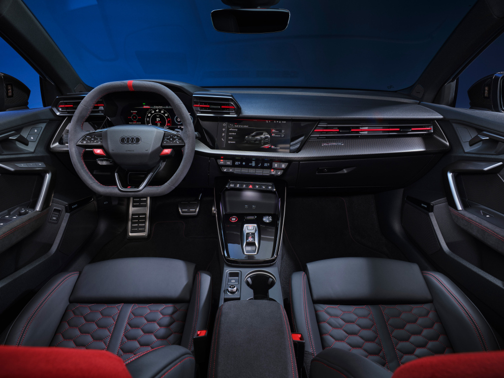Салон автомобиля Audi RS 3 Sedan 2024 года