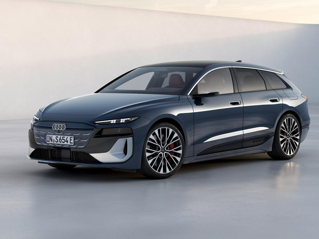 Автомобиль Audi S6 Avant e-tron 2024 года вид спереди