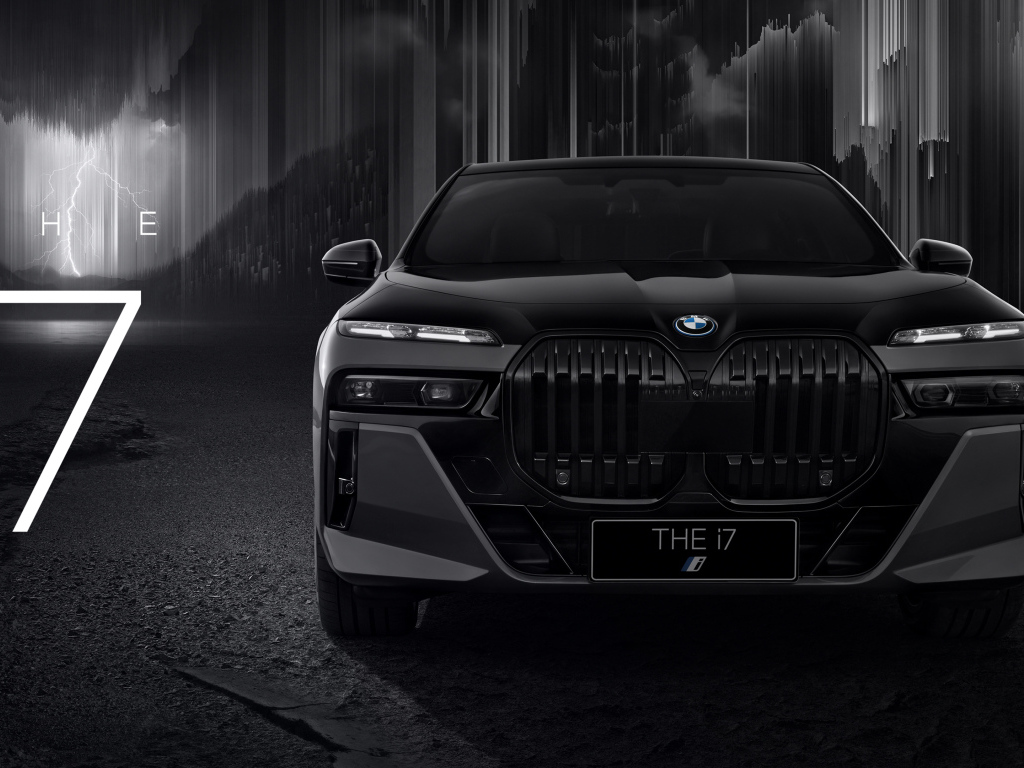 Вид спереди на автомобиль BMW i7