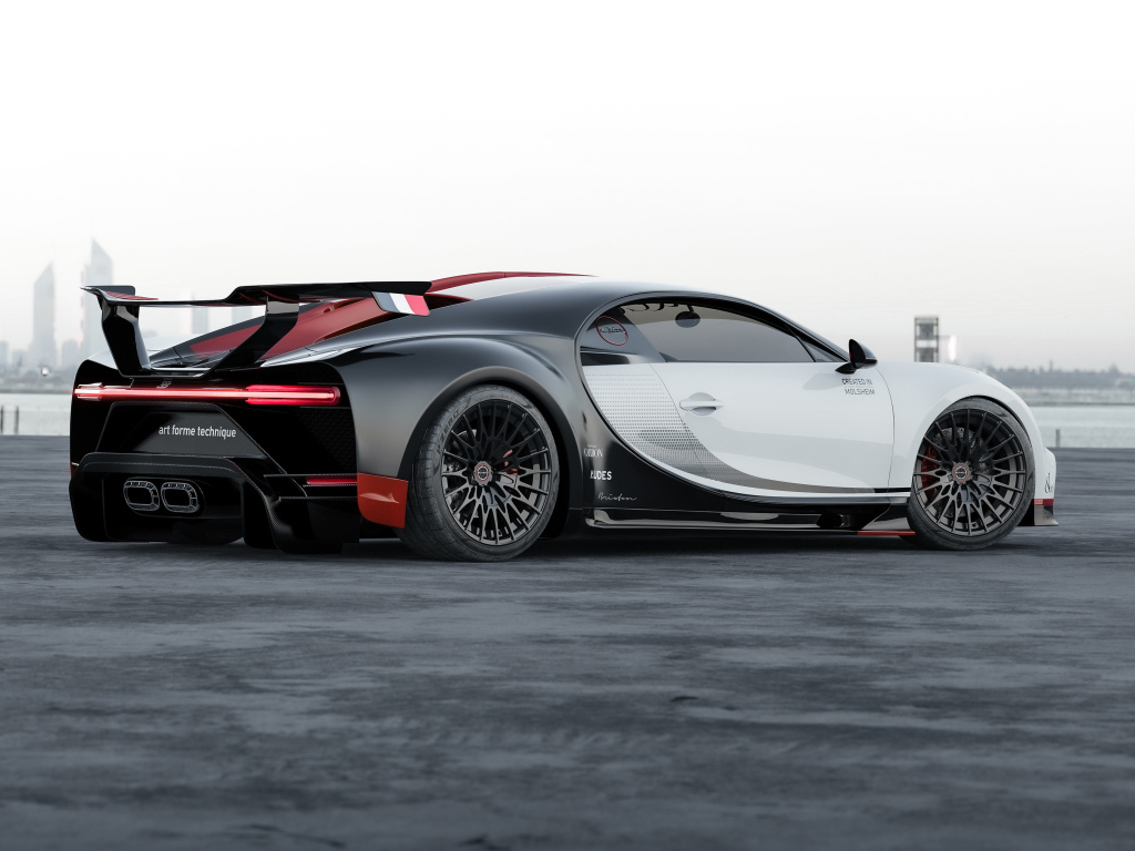 Вид сбоку на автомобиль Bugatti Chiron