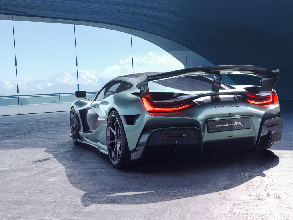 Автомобиль Rimac Nevera R 2024  года вид сзади