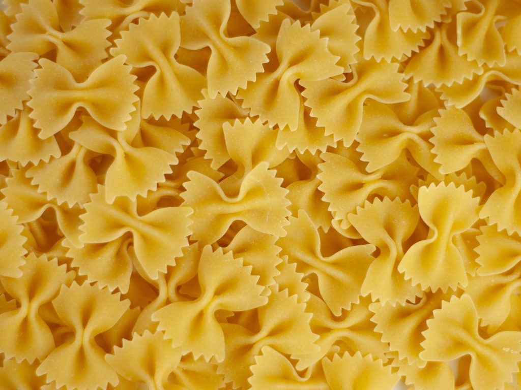 Макароны бантики крупным планом