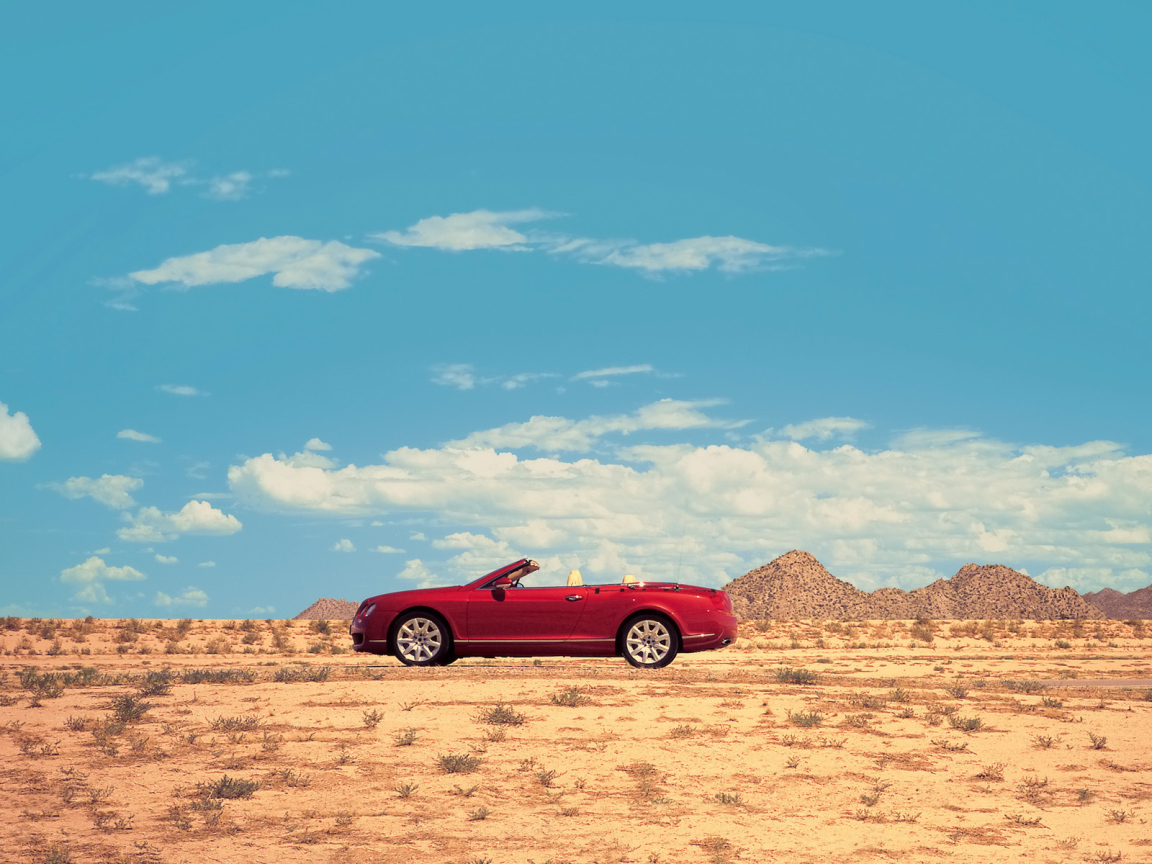 Красный Bentley