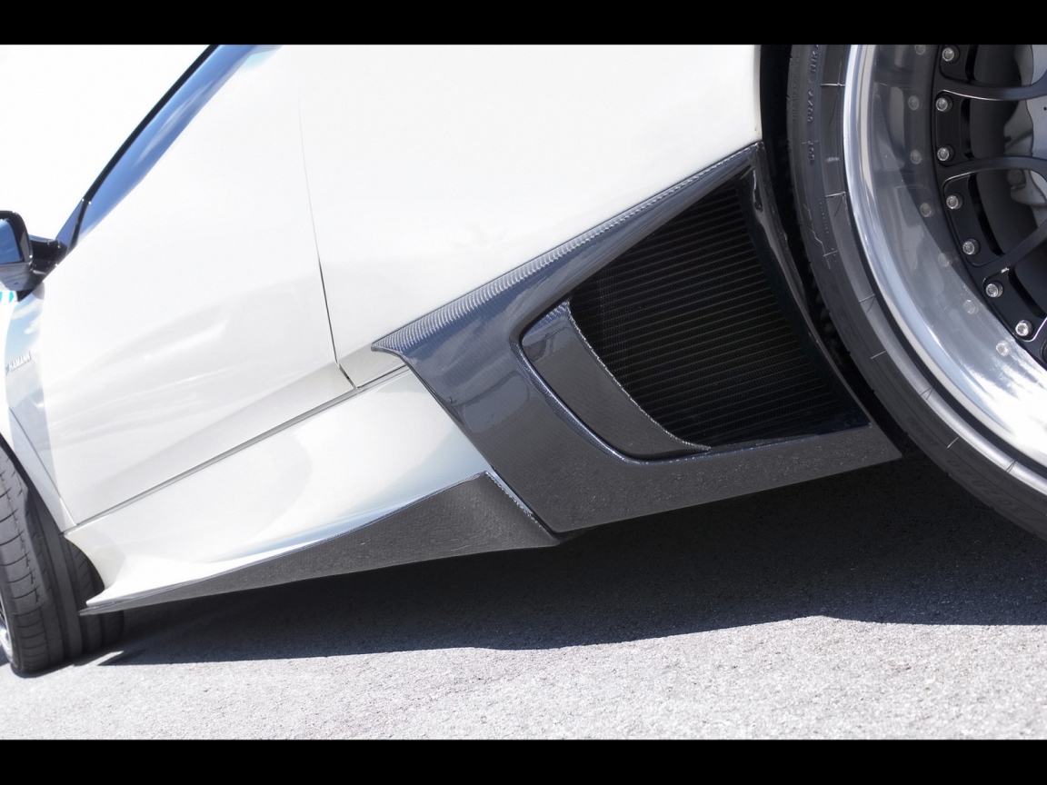 Белый Lamborghini