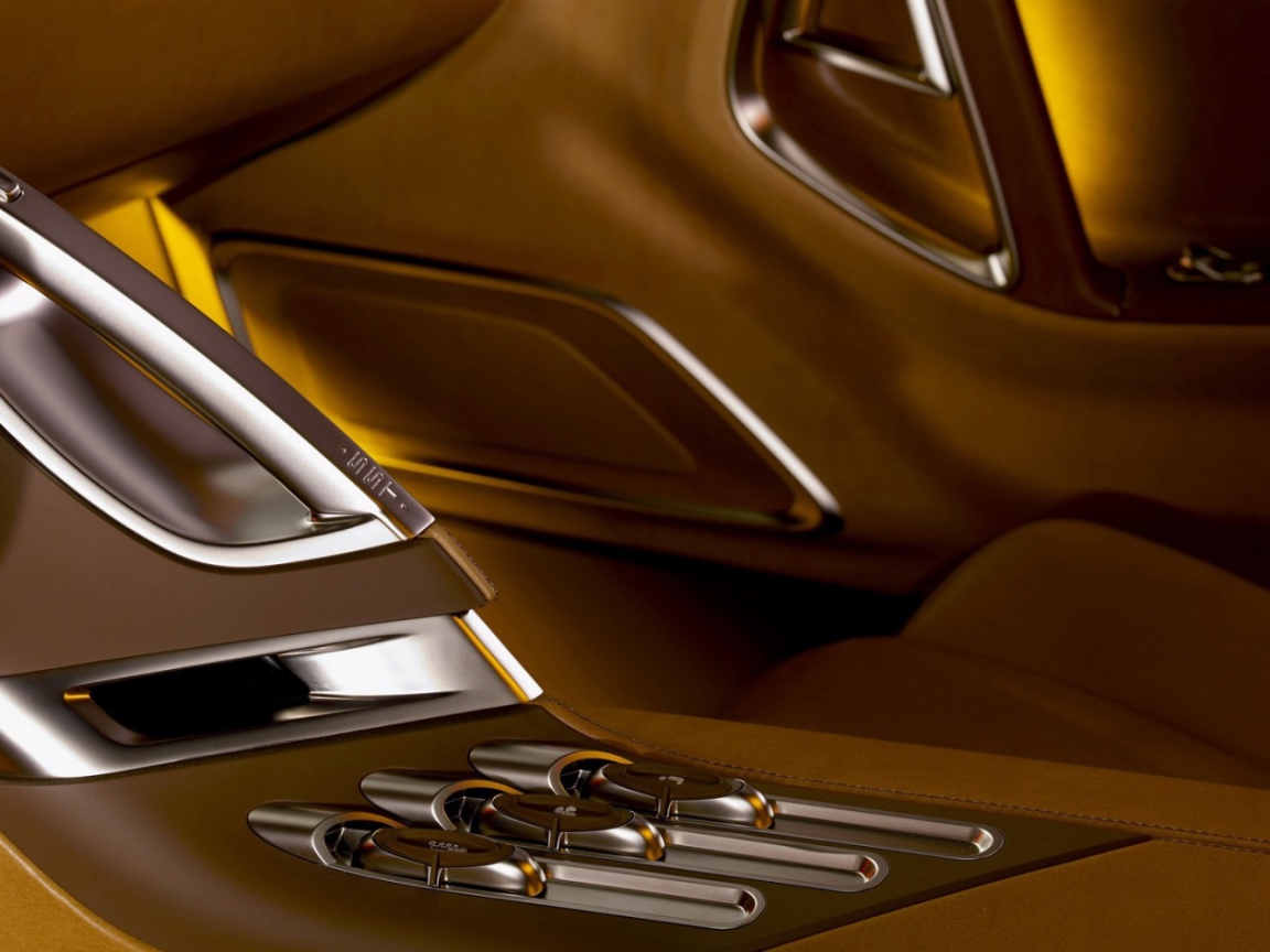 Внутри автомобиля