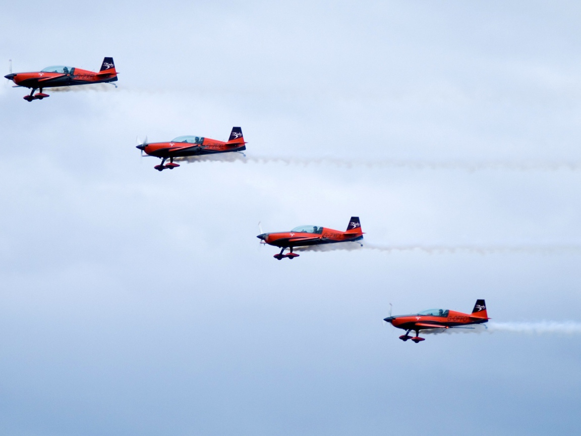 Красные самолеты