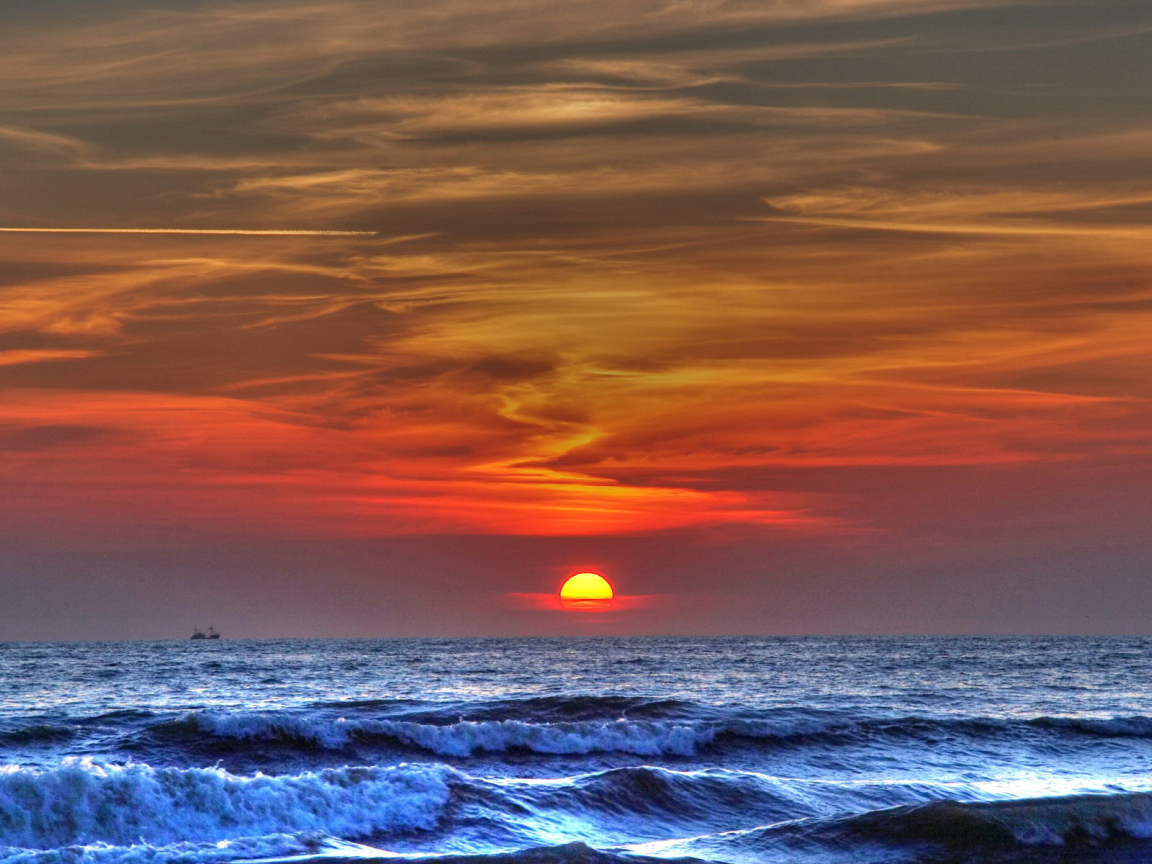 Закат на море