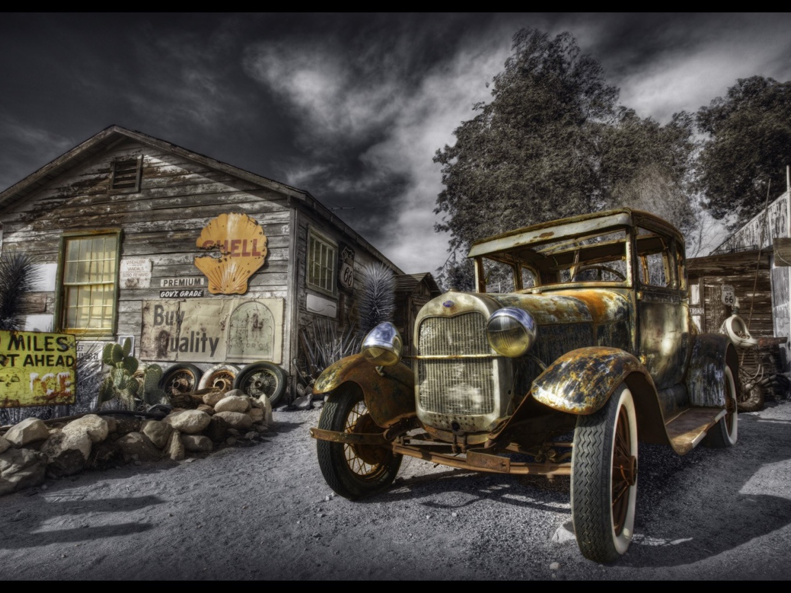 Старинный автомобиль