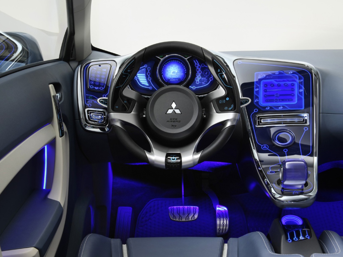 Салон автомобиля Mitsubishi