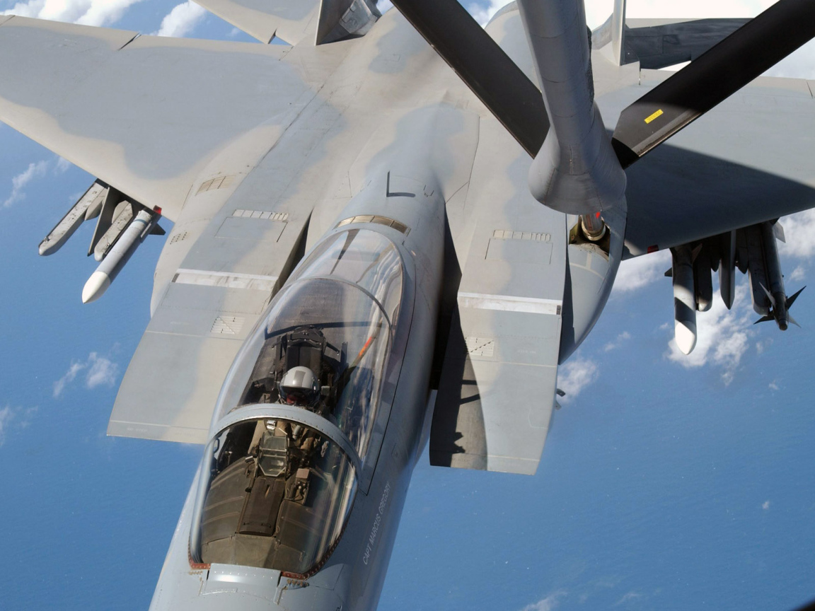 Военная авиация / дозаправка в полете