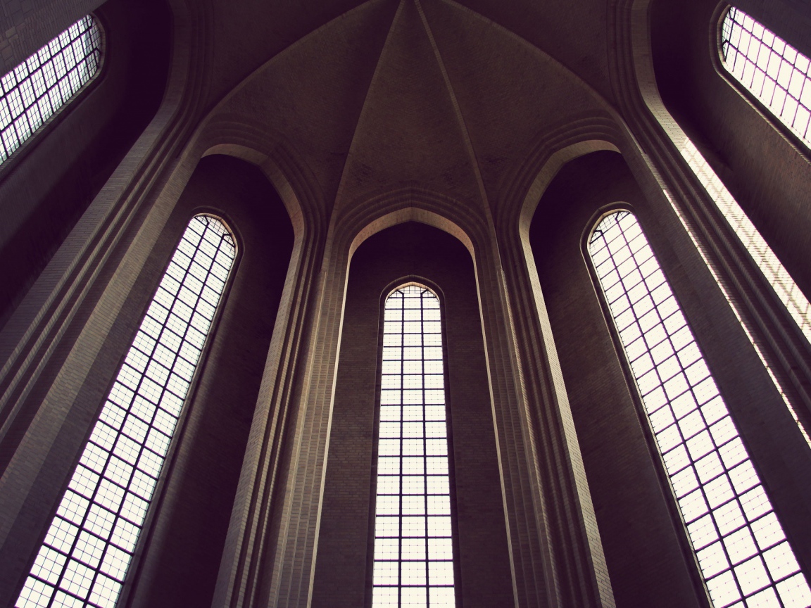 Высокие окна