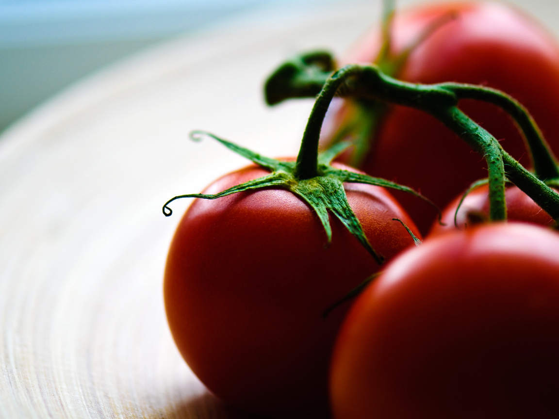 Красные помидоры